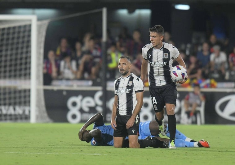 Mejoría insuficiente para estrenar el casillero de puntos del FC Cartagena